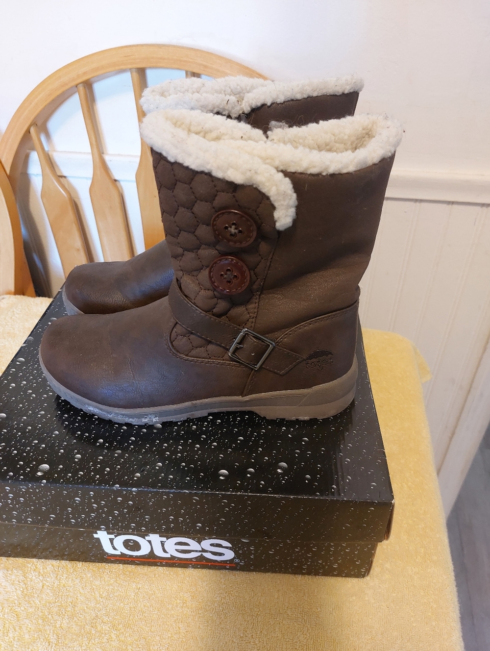 Totes Jennifer Boots Size 8